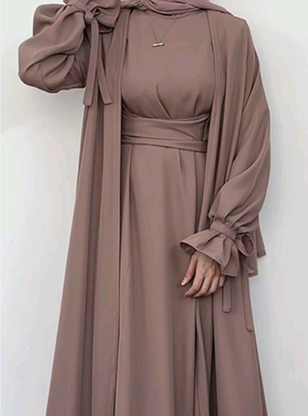 abaya and hijab